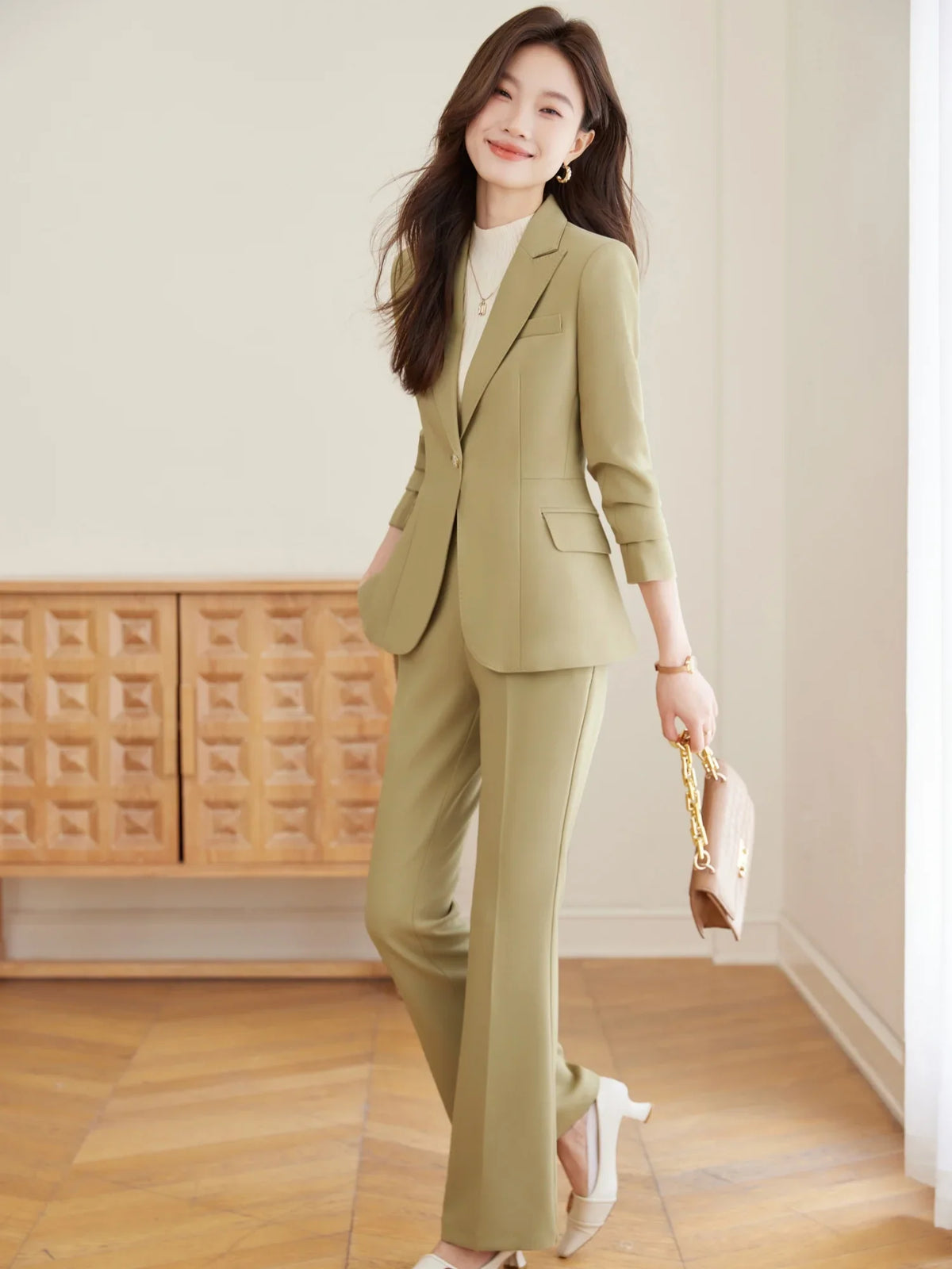 Fashionable professional women's clothing, high quality two-piece pants + blazer. Elegant, exquisite, comfortable