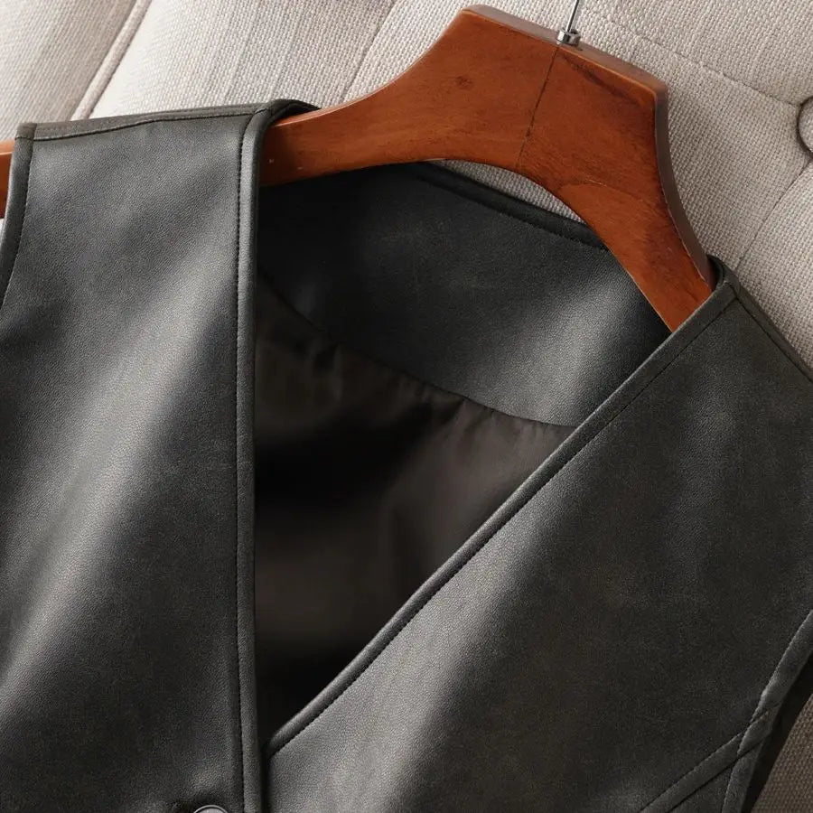 Single-Breasted V-Neck Leather Vest for Women, Spring and Autumn Fashion, Short Pu Leather Vest for Commuting, Outerwear or Innerwear