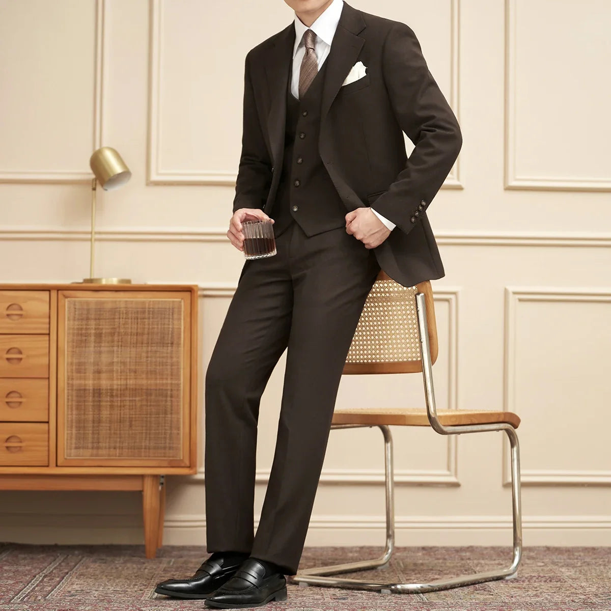 High-quality men's banquets come with a versatile and trendy business casual three-piece wedding set