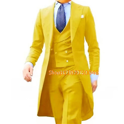 Costume 3 pièces élégant rouge pour homme coupe slim, blazer à simple boutonnage, gilet et pantalon, idéal pour mariage, smoking de marié, ou tenue d'affaires et de soirée