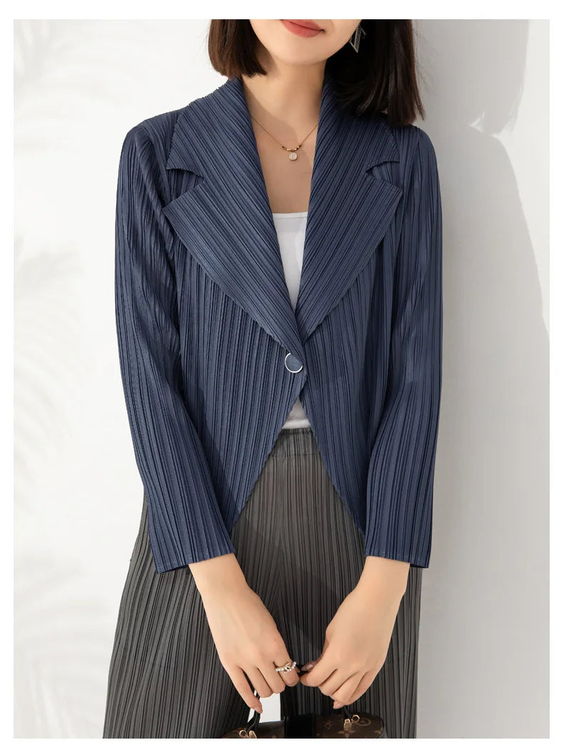 Pleated Coat Women's Early Autumn New Style 2023 Fashionable Versatile Suit Collar One Button Temperament Short Suit Top