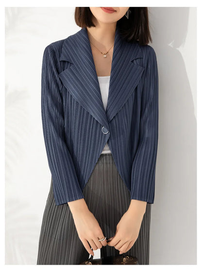 Pleated Coat Women's Early Autumn New Style 2023 Fashionable Versatile Suit Collar One Button Temperament Short Suit Top