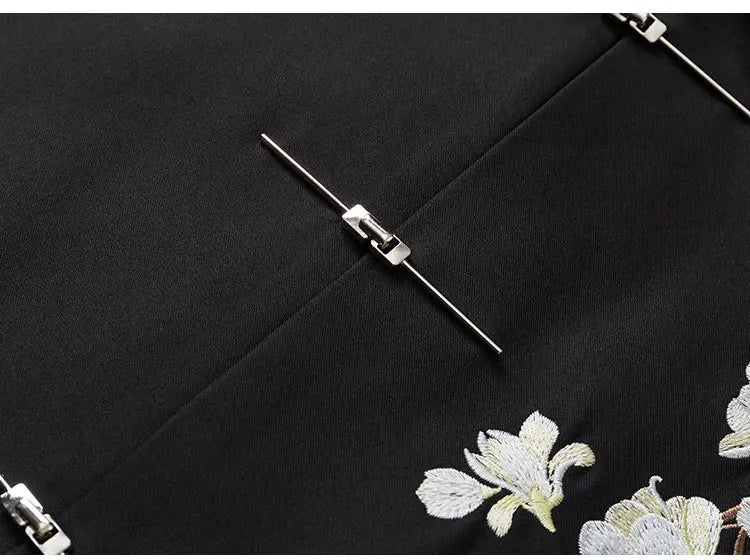 Chinese Style Dress Blazers for Man Suit Jacket 5XL Vintage Floral Embroidery Metal Buckle Elegant Men Blazer De Luxe Pour Homme