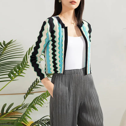 Miyake Style Coat Women Spring Autumn Fashion Top 2023 Pleated Contrast Color Cardigan Short Temperament Small Size All-Matching