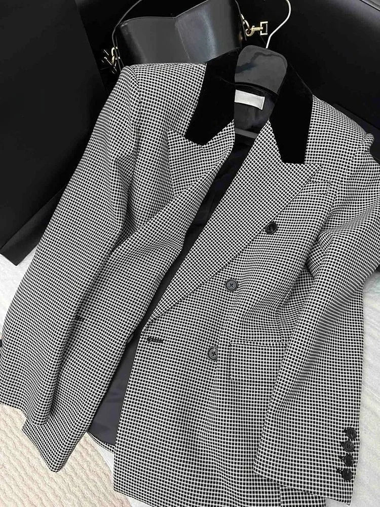 2026 Spring Autumn French Style Plaid Double Breasted Blazer Men Elegant Check Suit Jacket Fashion Outerwear