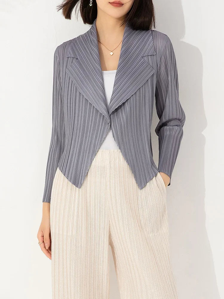 Pleated Coat Women's Early Autumn New Style 2023 Fashionable Versatile Suit Collar One Button Temperament Short Suit Top