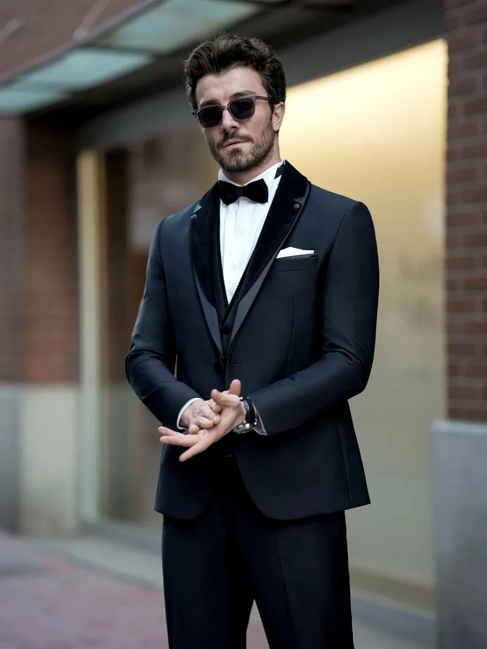 Popular Attractive Men's Slim Fit Tuxedo 3 Pieces Blazer Vest Pants Black Classy Notched Lapel Suit Set For Men Customzied 2026