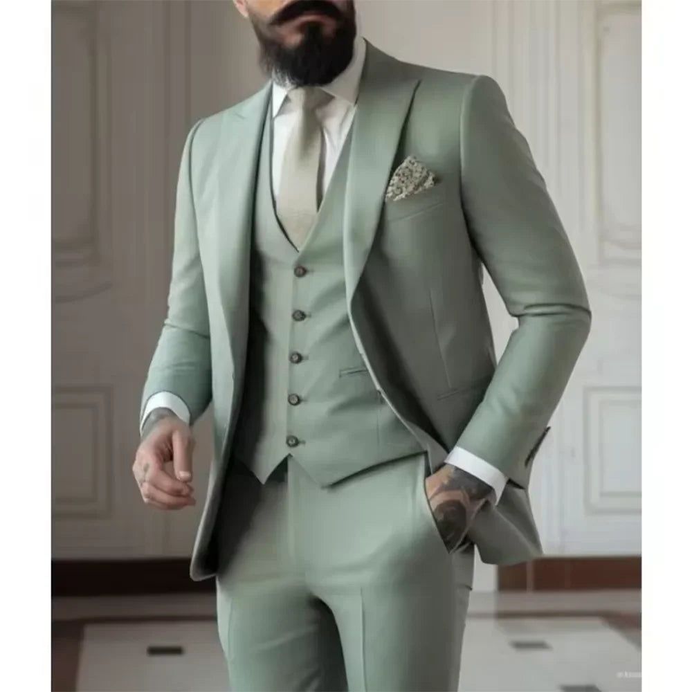 Classy Men Suits 3 Pieces Light Green Peak Lapel Jacket Vest Pants Classic Set For Wedding Groom Wedding Business Events Dress